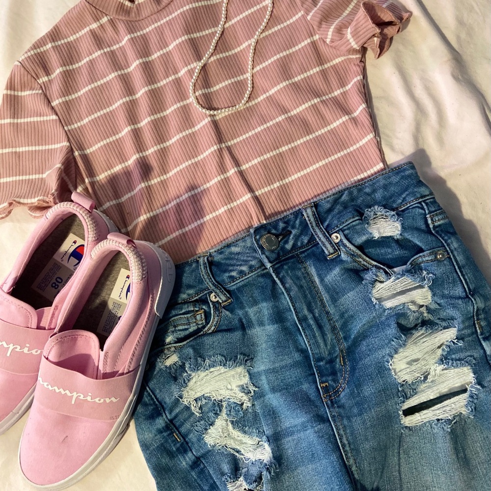Pink short sleeve crop top!